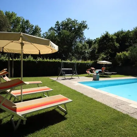 Brucina - Private With Shared Pool Ferienhaus