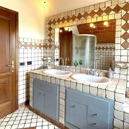 Brucina - Private With Shared Pool Ferienhaus