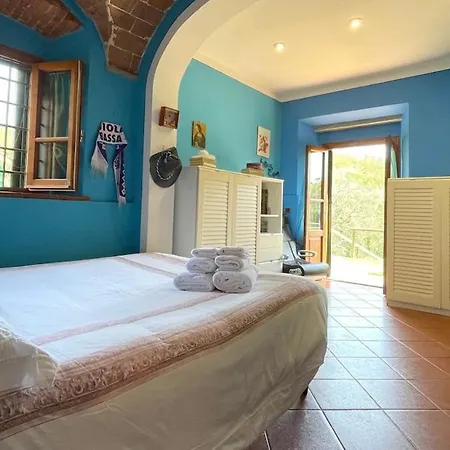 Brucina - Private With Shared Pool Ferienhaus