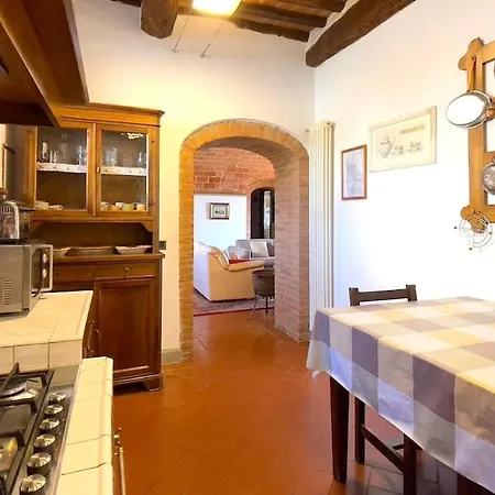 Brucina - Private With Shared Pool Ferienhaus *